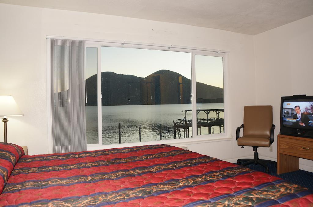 Lake Marina Inn Clearlake Oaks Rum bild